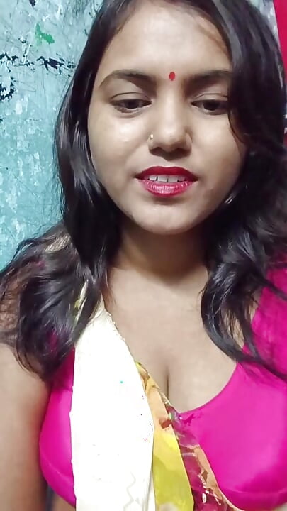 Indian Beautiful Lady with Two Guys in Bathroom Bathroom Car College Maid Mature School Uniform Taxi Teacher Uniform Indian