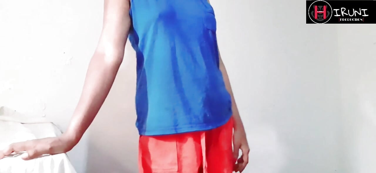 Sri Lankan teen girl fingering with masturbation and show for Indian village friend
