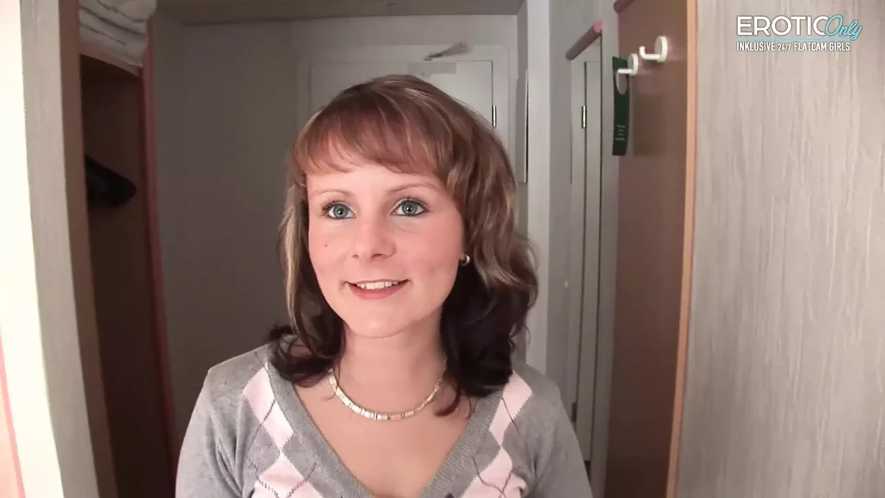 Cam Girl After Show Chat with Fans – Amateur HD