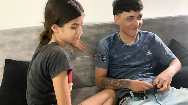Stepsibling Taboo Roleplay Gets Steamy – Amateur HD