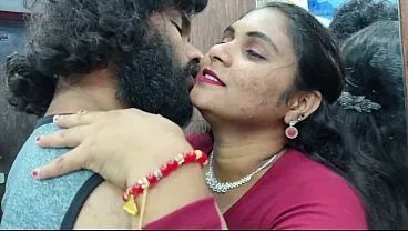 Malayali Couple’s Intense Romance: Lip Locks and Wild Passion