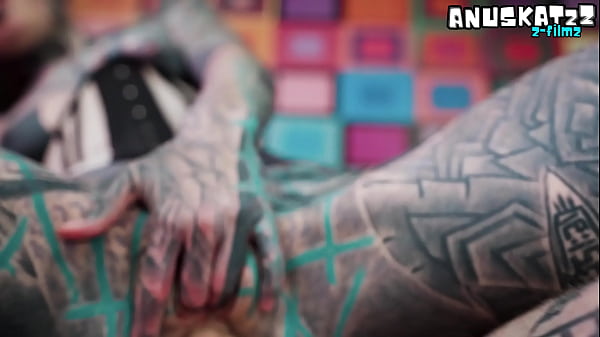 Newcomer Enjoys First Anal Experience Live on Cam – HD Streaming