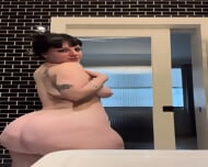 Haley’s Alluring Bathroom Ass Show – Seductive Adult Performance