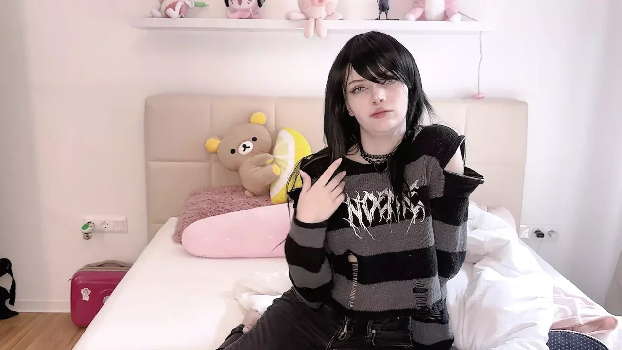 First Time Experiences at a Houseparty: Emo Teen Scene