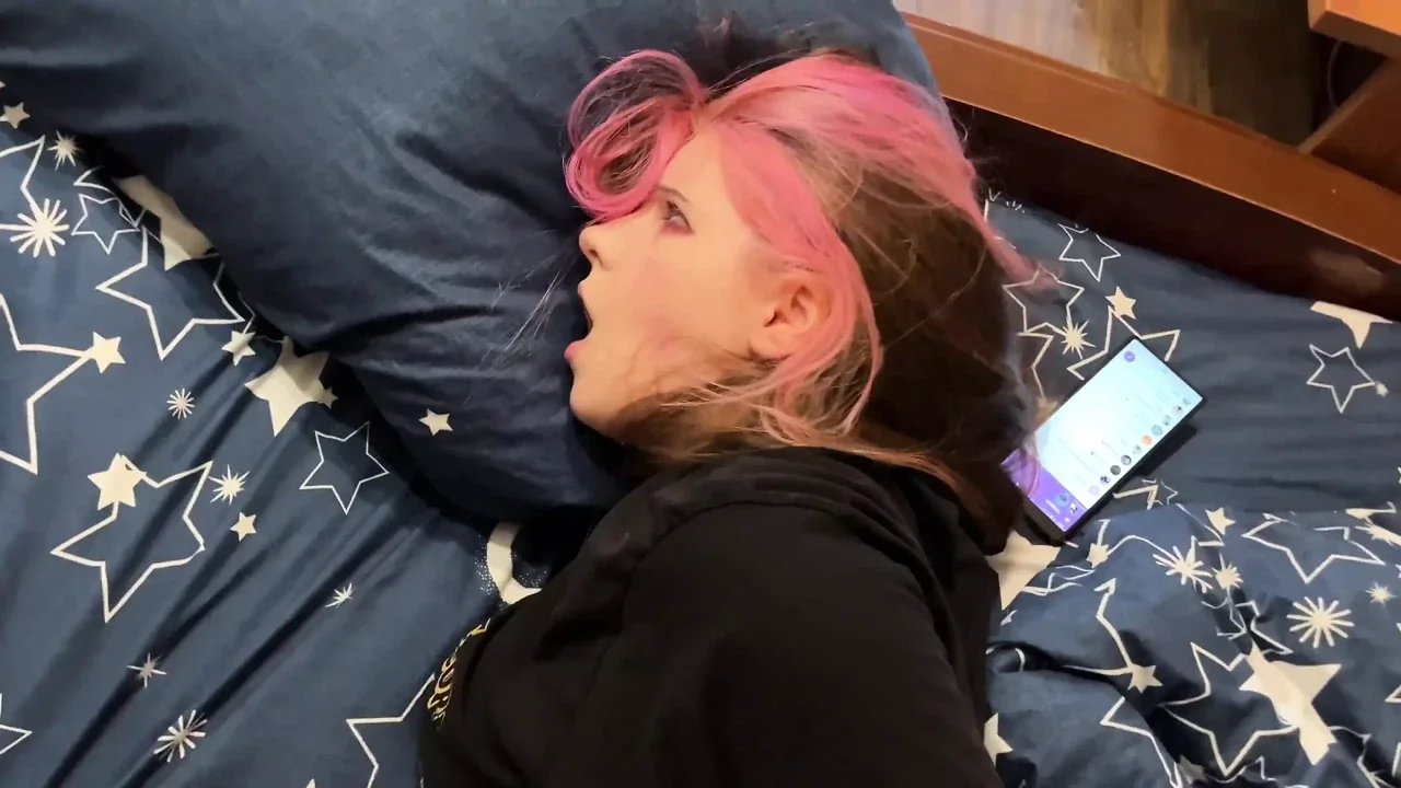 Girlfriend’s Smoking Addiction and Passionate Encounters