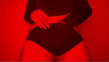 Emo Girl Showcases Her Perfect Curves in Alluring Scene